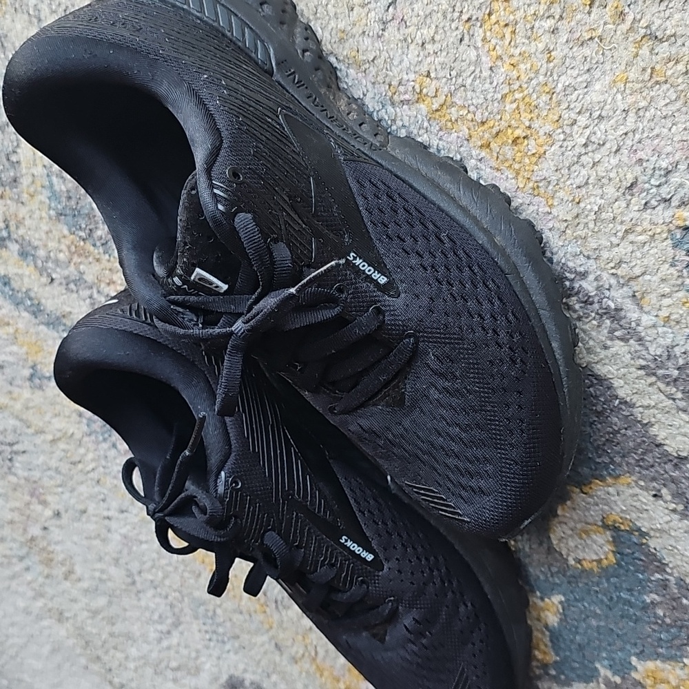 Womens Brooks, Size 7.5, Black - Picture 3 of 6